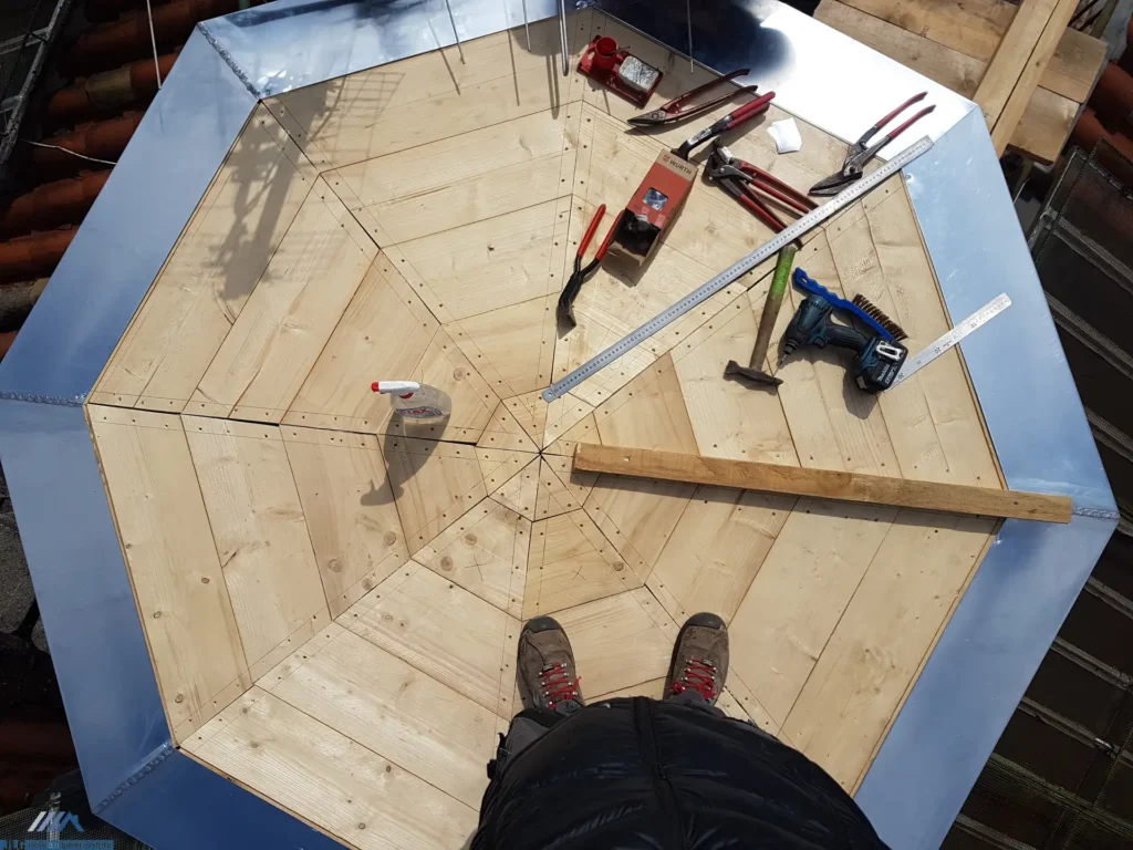 Artisan charpentier couvreur toulouse toit étoile préparation vue d'en haut
